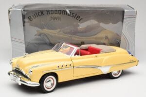 Buick Roadmaster Chrome Yellow Motormax 1:18 23124646-M17 Metal - imagem 8 de 8