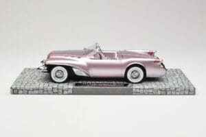 Buick Wildcat II Concept Salmon Metallic Minichamps 1:18 107141221 Resina - imagem 3 de 6