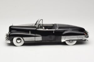 Buick Y-Job Preto Anson 1:18 30409 Metal - imagem 4 de 8