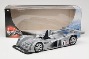 Cadillac Northstar LMP #1 24 Hours of Le Mans 2000 Hot Wheels 1:18 29225 Metal - imagem 8 de 8