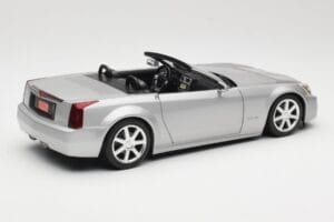 Cadillac XLR Cabrio Prata Hot Wheels 1:18 53838 Metal - imagem 3 de 8
