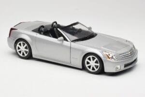 Cadillac XLR Cabrio Prata Hot Wheels 1:18 53838 Metal - imagem 6 de 8