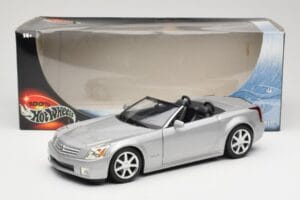 Cadillac XLR Cabrio Prata Hot Wheels 1:18 53838 Metal - imagem 8 de 8