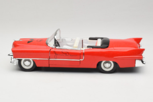Cadillac Cabriolet Vermelho James Dean Solido 1:18 98019 Metal - imagem 4 de 8