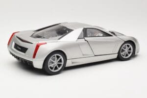 Cadillac Cien Prata Hot Wheels 1:18 57296 Metal - imagem 3 de 8