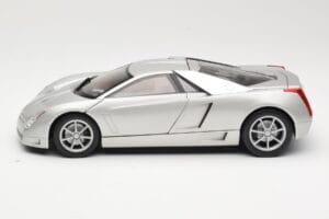 Cadillac Cien Prata Hot Wheels 1:18 57296 Metal - imagem 4 de 8