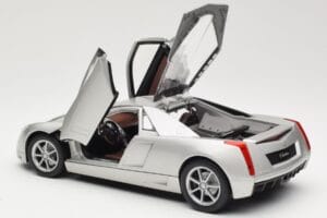 Cadillac Cien Prata Hot Wheels 1:18 57296 Metal - imagem 5 de 8