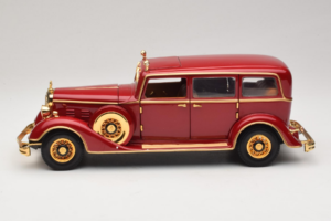 Cadillac Deluxe Tudor Limusina de Estado Puyi Último Imperador da China Sun Star 1:18 4100 Metal - imagem 4 de 9