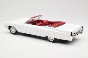 Cadillac DeVille Cabriolet Branco KK-Scale 1:18 KKDC180313 Metal - imagem 5 de 6