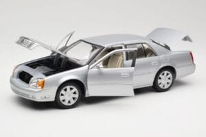 Cadillac DeVille DTS Maisto 1:18 56061 Metal - imagem 2 de 8