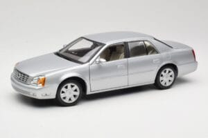 Cadillac DeVille DTS Maisto 1:18 56061 Metal