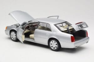 Cadillac DeVille DTS Maisto 1:18 56061 Metal - imagem 5 de 8