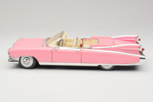 Cadillac Eldorado Biarritz Rosa Maisto 1:18 36813 Metal - imagem 4 de 8