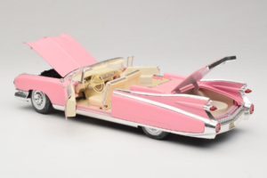 Cadillac Eldorado Biarritz Rosa Maisto 1:18 36813 Metal - imagem 5 de 8