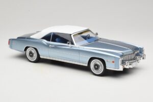 Cadillac Eldorado Cabriolet Azul MCG 1:18 MCG18472 Metal - imagem 5 de 7