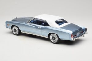 Cadillac Eldorado Cabriolet Azul MCG 1:18 MCG18472 Metal - imagem 6 de 7