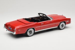 Cadillac Eldorado Cabriolet Vermelho MCG 1:18 MCG18471 Metal - imagem 3 de 8