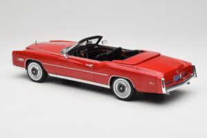 Cadillac Eldorado Cabriolet Vermelho MCG 1:18 MCG18471 Metal - imagem 7 de 8