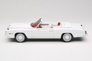 Cadillac Eldorado Cabriolet Branco MCG 1:18 MCG18474 Metal - imagem 3 de 7