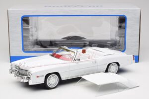 Cadillac Eldorado Cabriolet Branco MCG 1:18 MCG18474 Metal - imagem 7 de 7