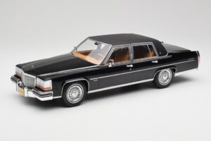 Cadillac Fleetwood Brougham Preto MCG 1:18 MCG18250 Metal