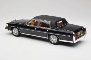 Cadillac Fleetwood Brougham Preto MCG 1:18 MCG18250 Metal - imagem 5 de 6