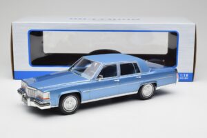 Cadillac Fleetwood Brougham Azul Metálico MCG 1:18 MCG18252 Metal - imagem 6 de 6