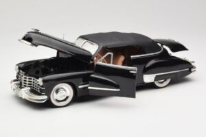 Cadillac Series 62 Preto Anson 1:18 30345 Metal - imagem 2 de 8