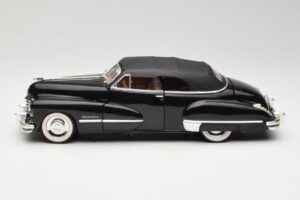 Cadillac Series 62 Preto Anson 1:18 30345 Metal - imagem 4 de 8