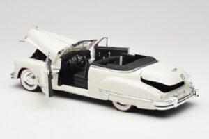 Cadillac Series 62 Cabriolet Branco Anson 1:18 30335 Metal - imagem 5 de 8