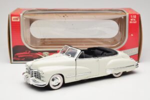 Cadillac Series 62 Cabriolet Branco Anson 1:18 30335 Metal - imagem 8 de 8