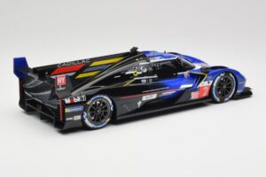 Cadillac V-Series.R LMDh #2 E. Bamber / A. Lynn / R. Westbrook Chip Ganassi Racing 24 Hours of Le Mans 2023 TopSpeed 1:18 TS0 - imagem 2 de 5