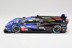 Cadillac V-Series.R LMDh #2 E. Bamber / A. Lynn / R. Westbrook Chip Ganassi Racing 24 Hours of Le Mans 2023 TopSpeed 1:18 TS0 - imagem 3 de 5