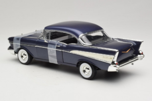 Chevrolet American Graffiti Movie Car American Muscle 1:18 36604 Metal - imagem 3 de 4