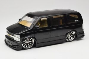 Chevrolet Astro Van Tuned Preto Jada 1:18 63122 Metal