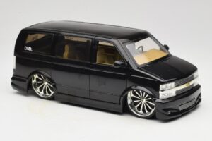 Chevrolet Astro Van Tuned Preto Jada 1:18 63122 Metal - imagem 6 de 8