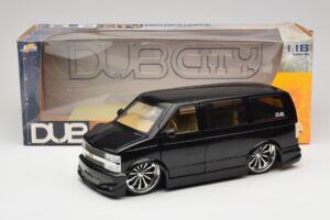 Chevrolet Astro Van Tuned Preto Jada 1:18 63122 Metal - imagem 8 de 8