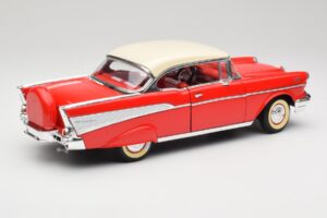 Chevrolet Bel Air Matador Vermelho & India Marfim Road Legends 1:18 92109 Metal - imagem 3 de 8