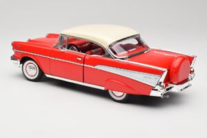 Chevrolet Bel Air Matador Vermelho & India Marfim Road Legends 1:18 92109 Metal - imagem 7 de 8