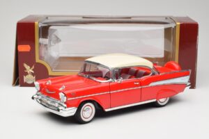 Chevrolet Bel Air Matador Vermelho & India Marfim Road Legends 1:18 92109 Metal - imagem 8 de 8