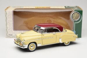 Chevrolet Bel Air Amarelo & Vermelho Motormax 1:18 73111 Metal - imagem 8 de 8