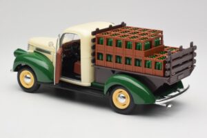 Chevrolet Brasseur Perrier Delivery Van Verde Solido 1:18 203243 Metal - imagem 5 de 8
