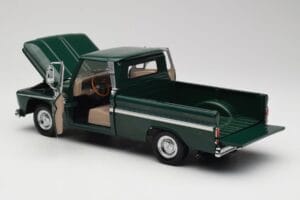 Chevrolet C-10 Verde Sun Star 1:18 1360 Metal - imagem 5 de 8