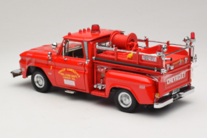 Chevrolet C-20 Fire Truck Sun Star 1:18 1383 Metal - imagem 5 de 6