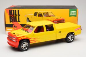 Chevrolet C2500 Silverado Pussy Wagon From Kill Bill Amarelo GreenLight 1:18 19015 Metal - imagem 6 de 6