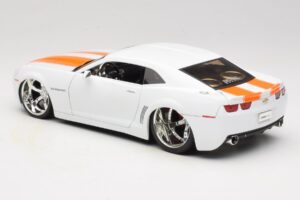 Chevrolet Camaro Concept Tuned Branco Jada 1:18 63014 Metal - imagem 7 de 8