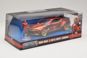 Chevrolet Camaro Iron Man Com Figura Metals Diecast 1:24 99724 Metal - imagem 2 de 3