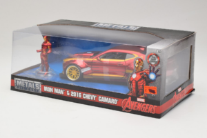 Chevrolet Camaro Iron Man Com Figura Metals Diecast 1:24 99724 Metal - imagem 3 de 3