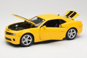 Chevrolet Camaro SS RS Amarelo Maisto 1:18 31173 Metal - imagem 2 de 8