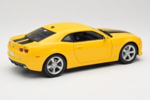 Chevrolet Camaro SS RS Amarelo Maisto 1:18 31173 Metal - imagem 3 de 8